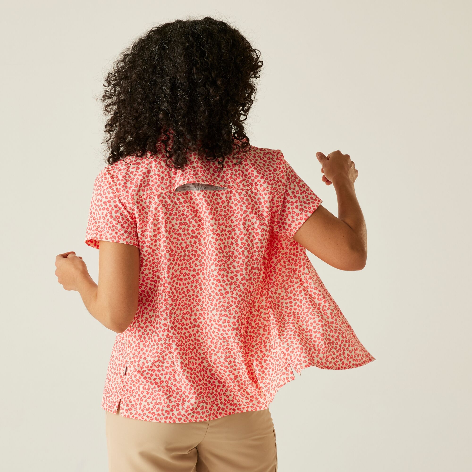 Regatta Damska koszula z krótkim rękawem Travel Packaway przeciw insektom Kremowy