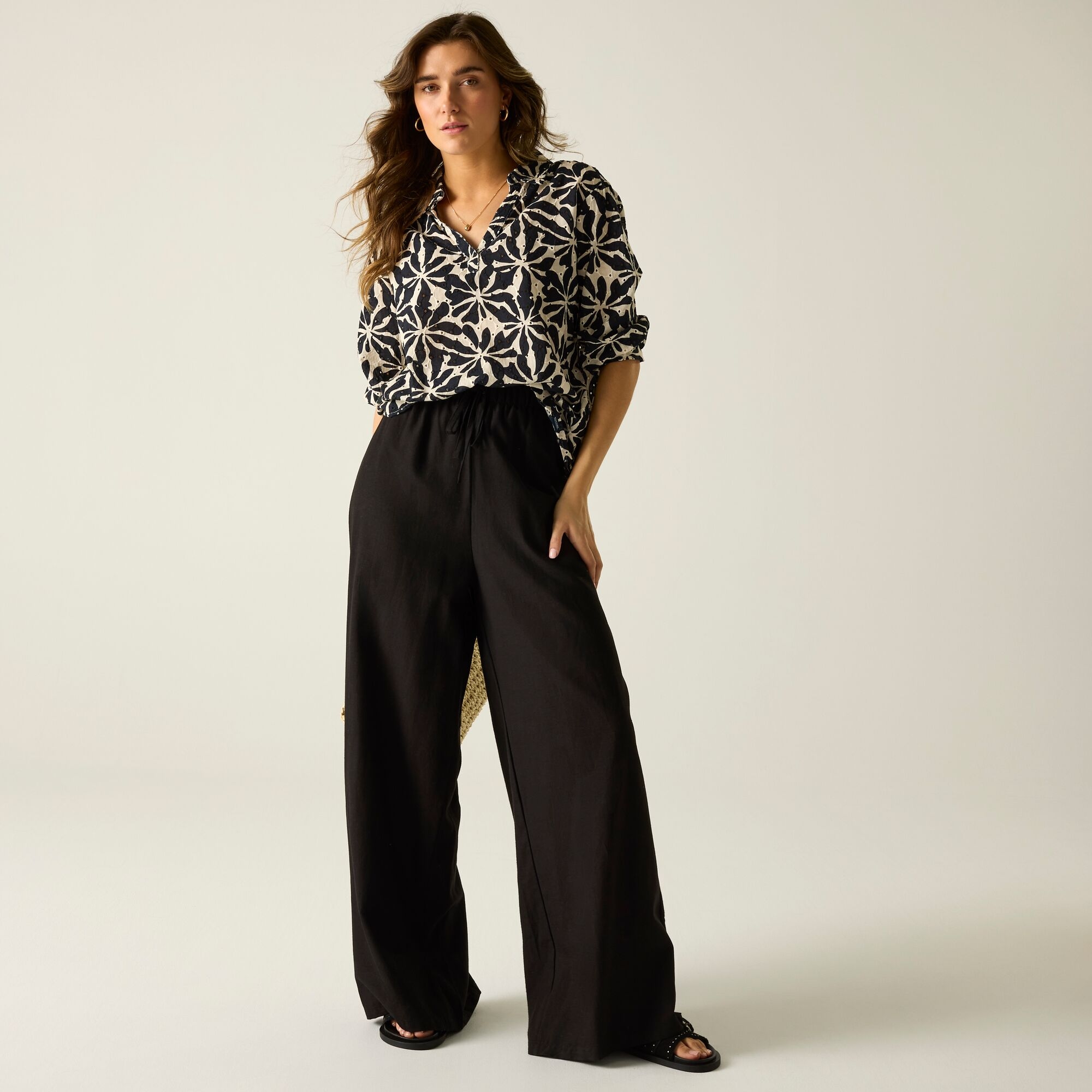 Regatta Women's Nofino 3/4 Sleeve Open Collar Blouse | Size: 8 - Image 1