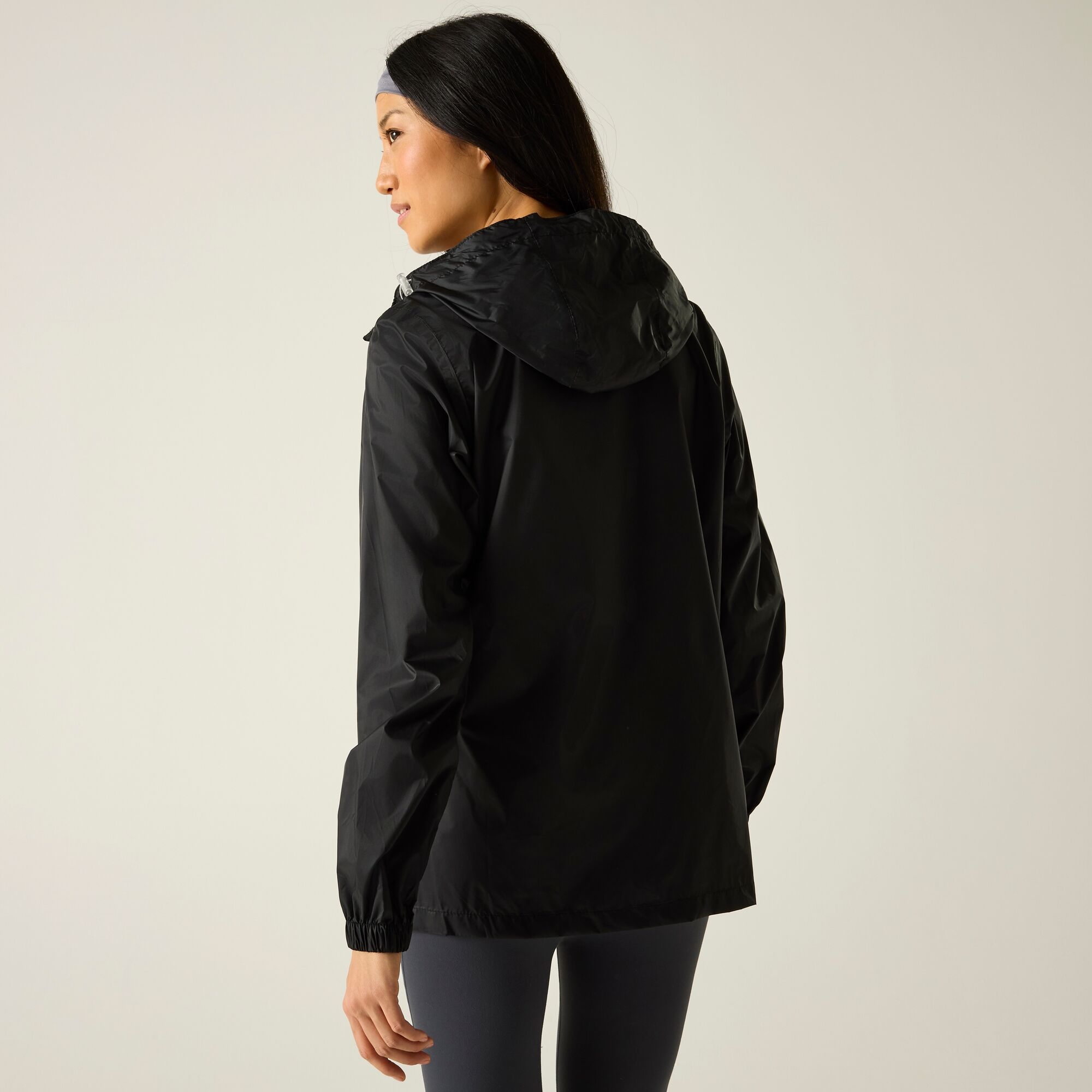 Regatta   Kurtka przeciwdeszczowa damska wiosenna kieszonkowa Pack It III Czarny