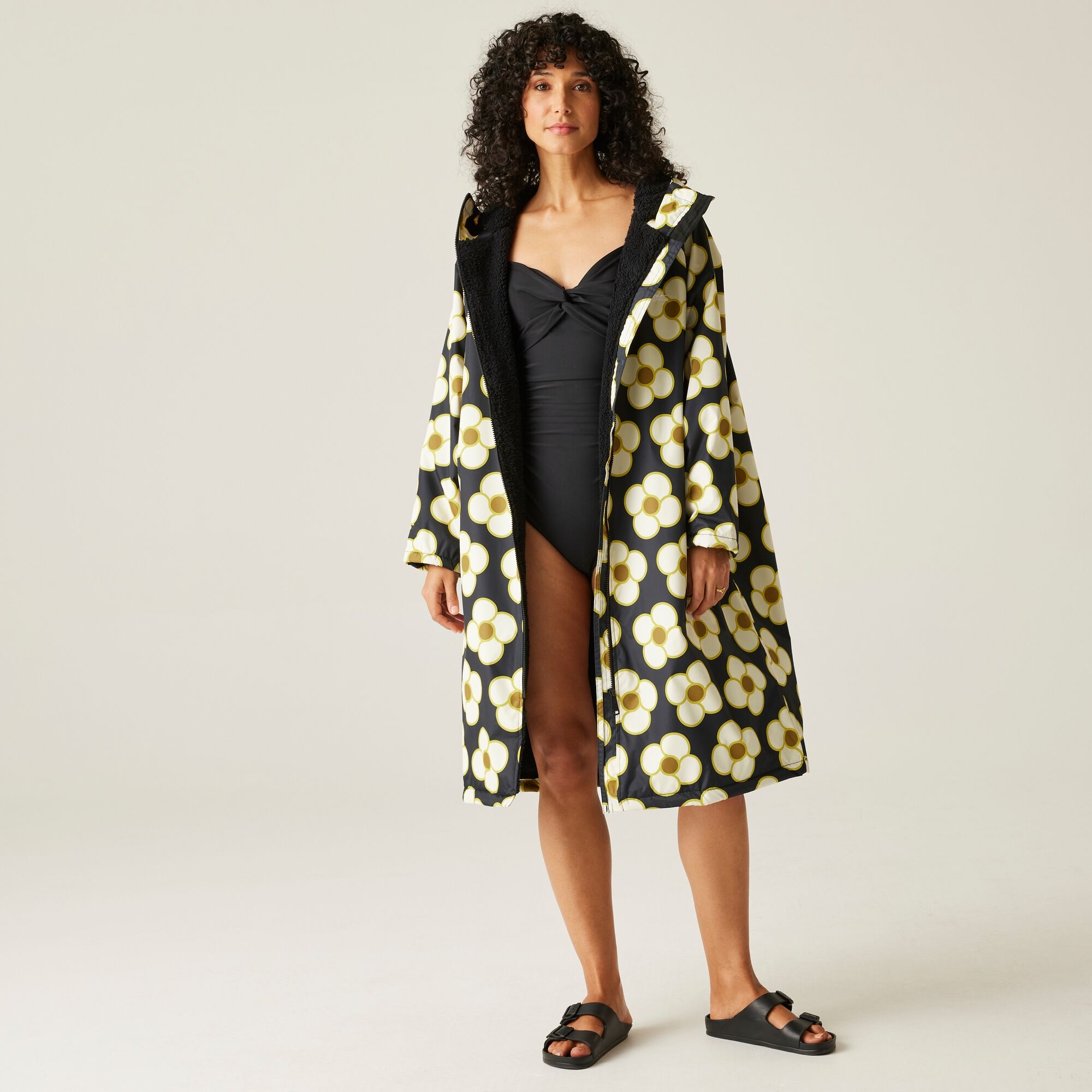 Regatta Orla Kiely - Damski Płaszcz Plażowy Wodoodporny Changing Robe Czarny