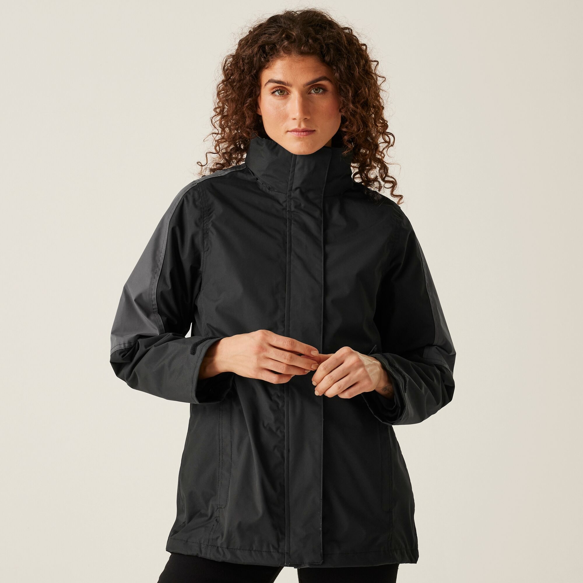Regatta Professional Women's Defender III Waterproof 3 In 1 Jacket Black Seal Grey, Size: 10