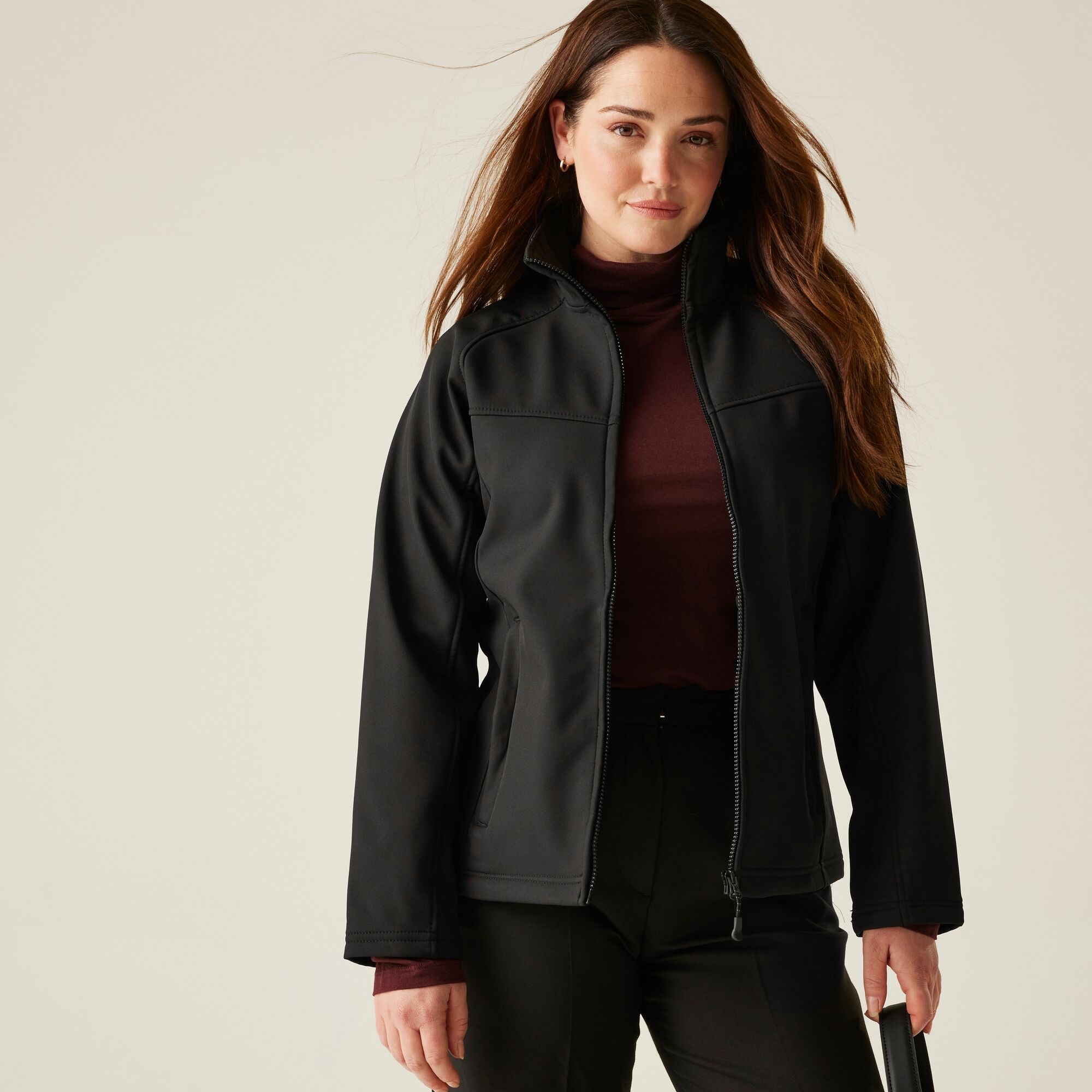 Regatta Professional Uproar Softshell Jacket Size: 22 Women's Black