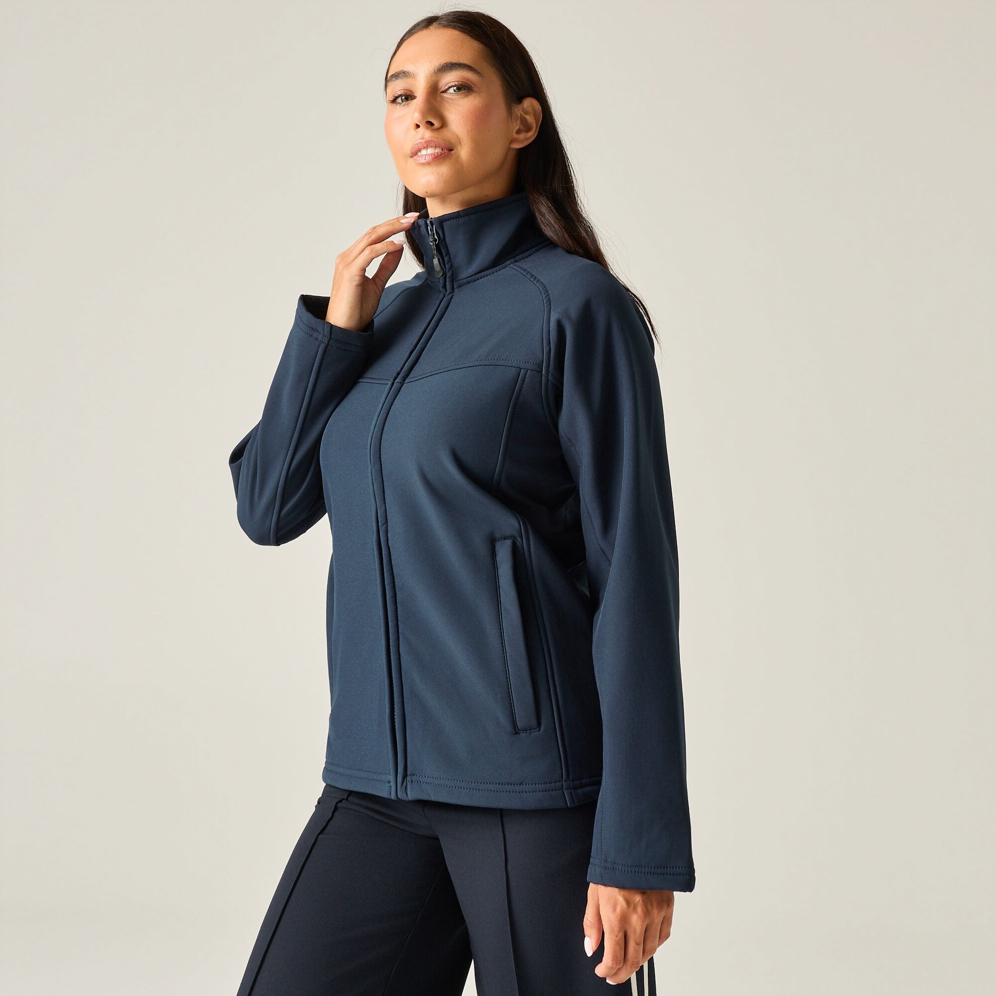 Regatta Women's Uproar Softshell Jacket in Navy | Size: 14 - Image 3