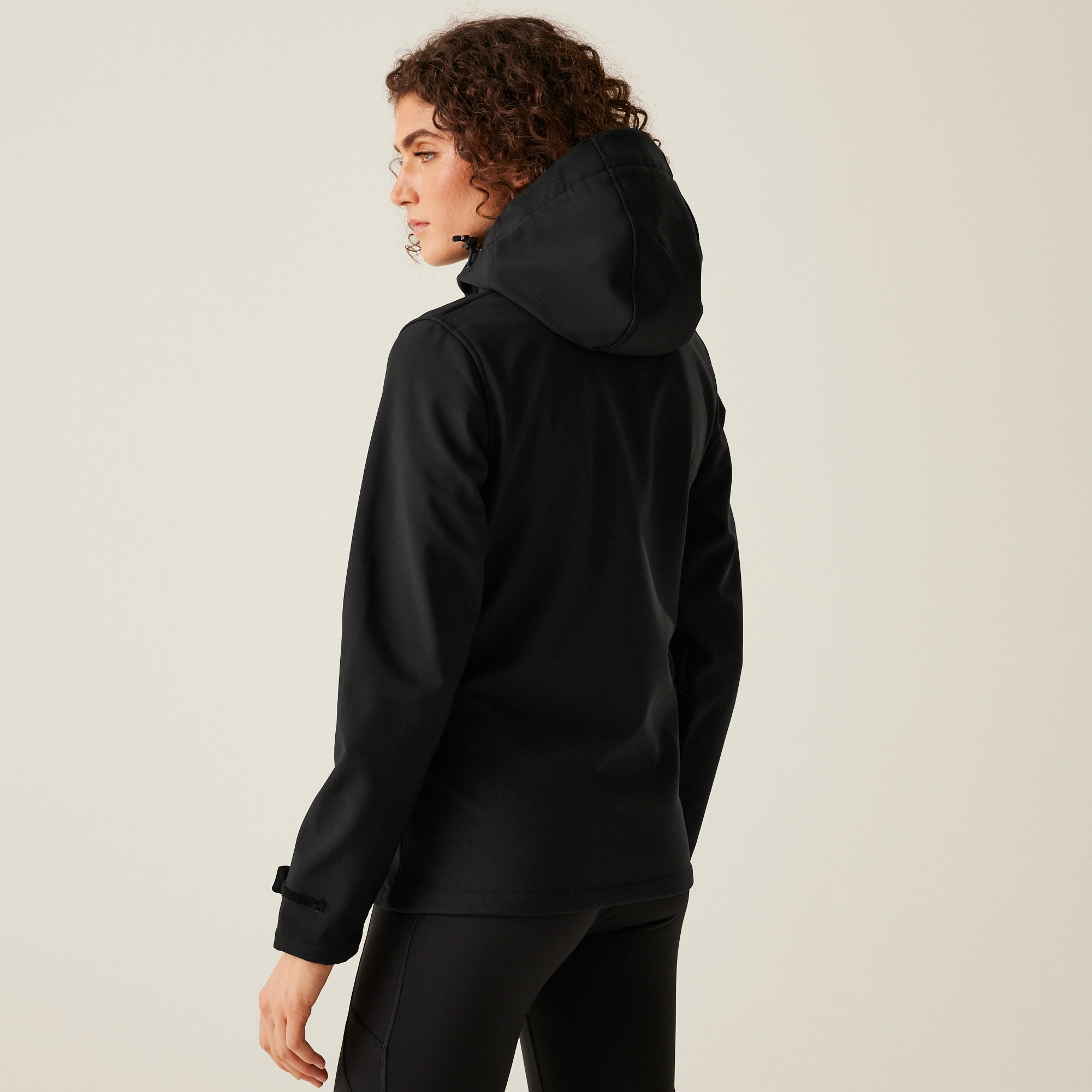 Regatta Professional   Damski softshell z kapturem Venturer Czarny