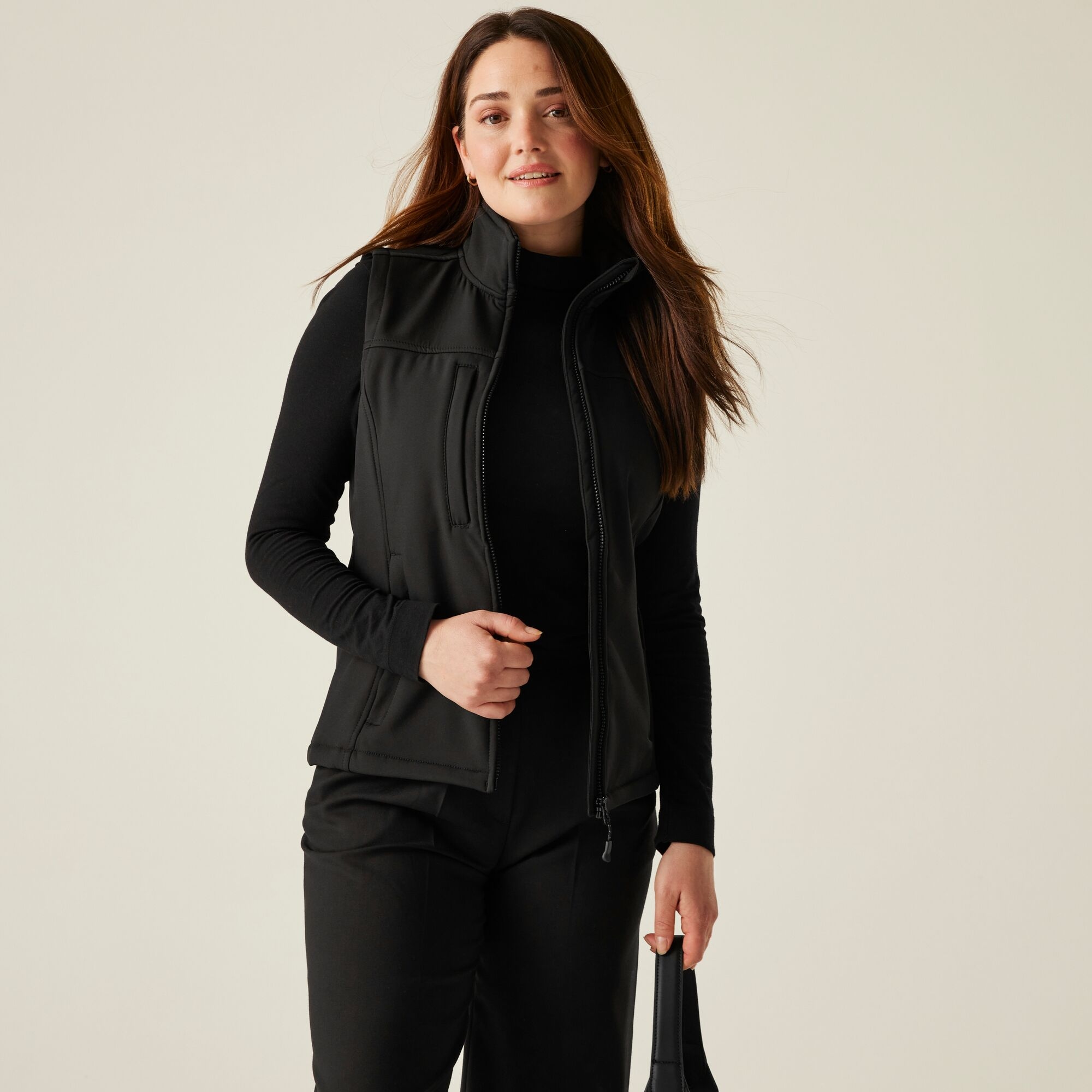 Regatta Women's Black Flux Softshell Bodywarmer In | Size: 12 - Image 2