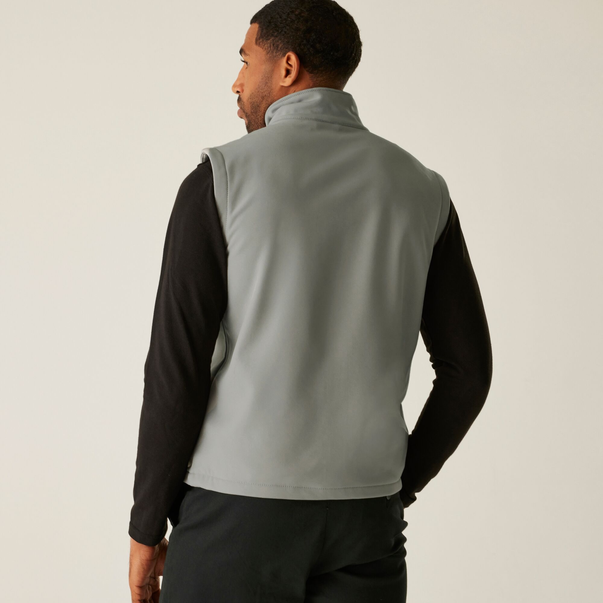 Regatta Men's Men's Ascender 2 Layer Softshell Bodywarmer Insulated Bodywarmer (pack of 1) - Image 2