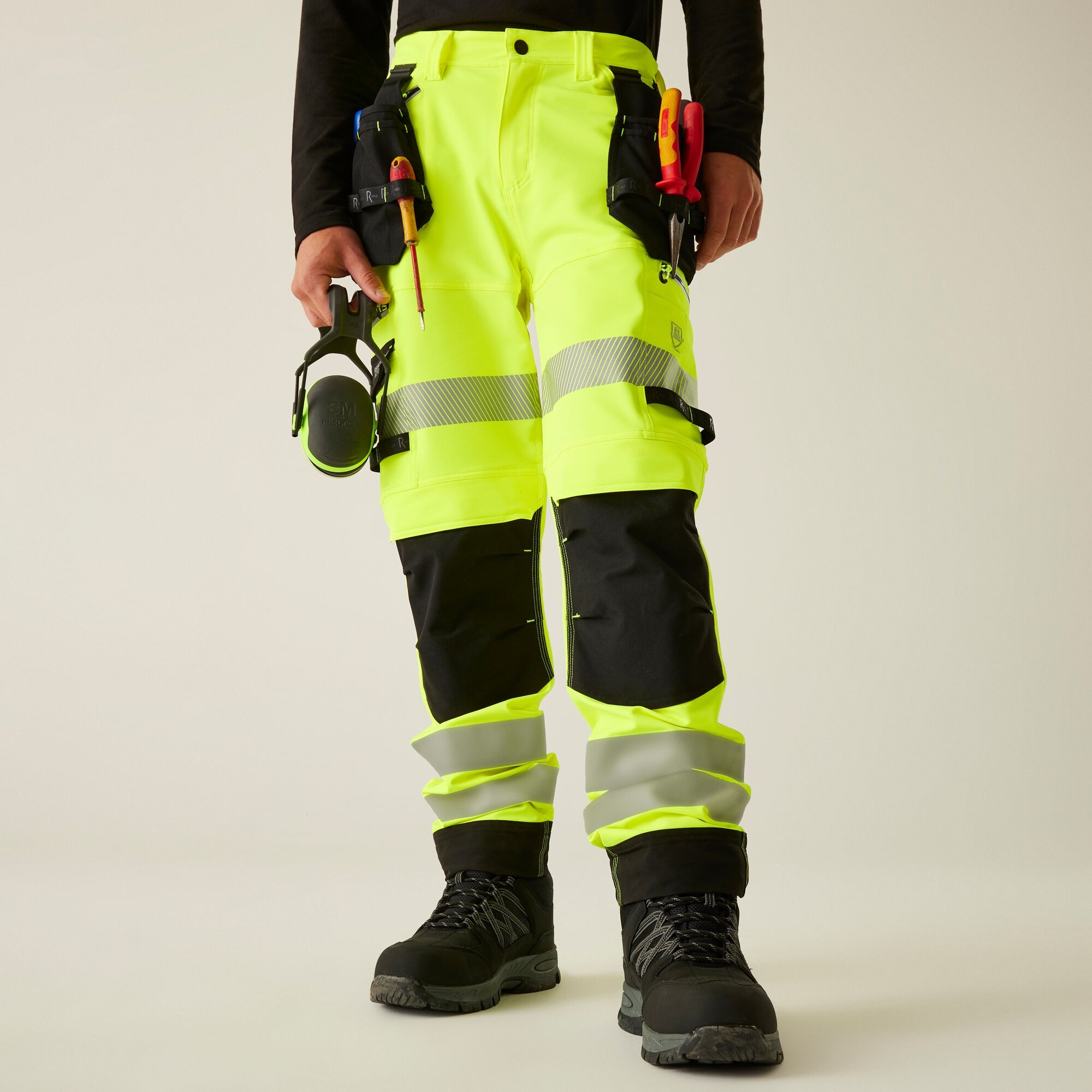 Regatta Professional Hi-Vis Infiltrate Stretch Holster Trousers Size: 46 R Men's Yellow