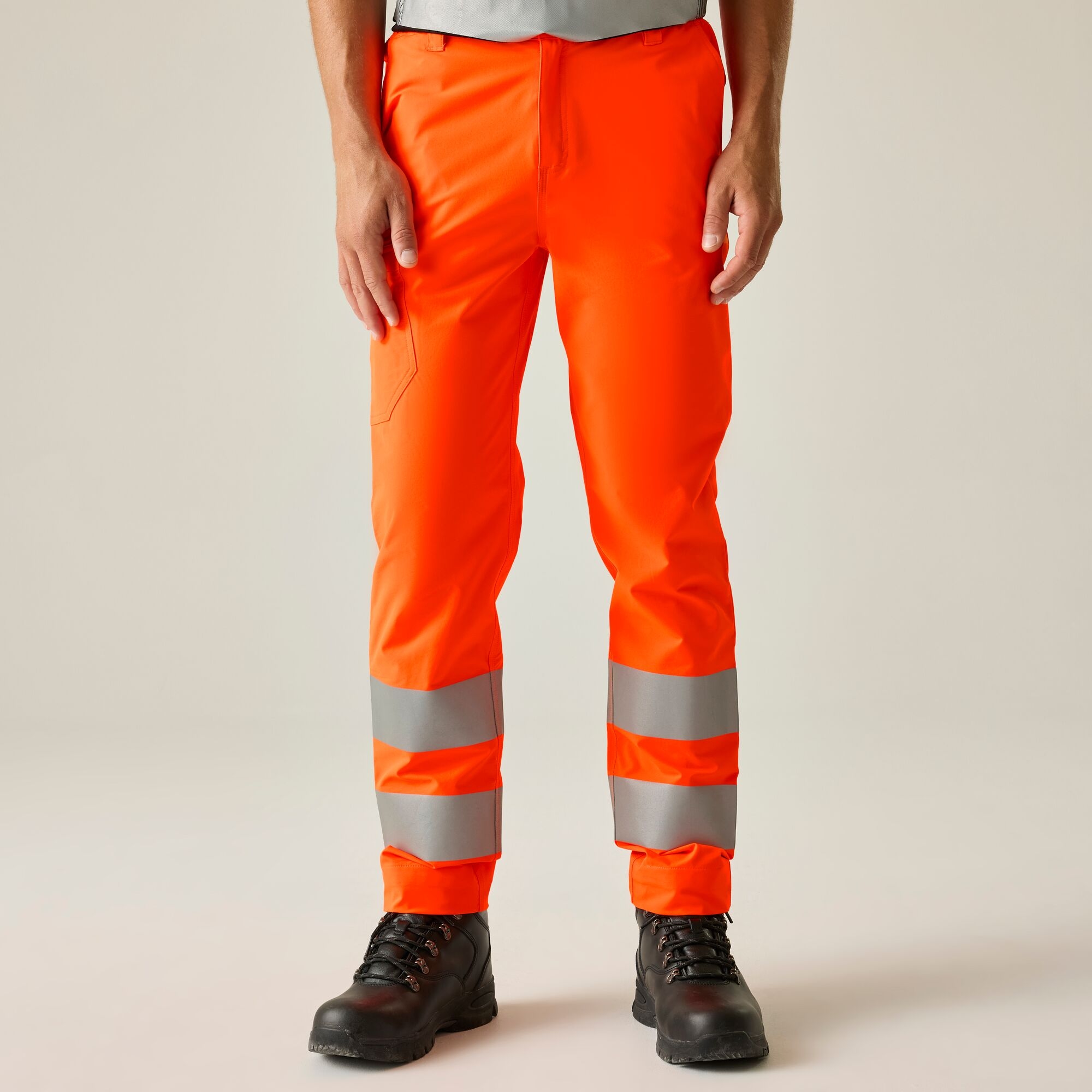 Regatta Professional Men's Hi-Vis Pro Contract Stretch Action Trousers - Orange Size 44 R